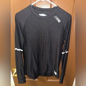 American Eagle Outfitters Men's Dark Long Sleeve Tee